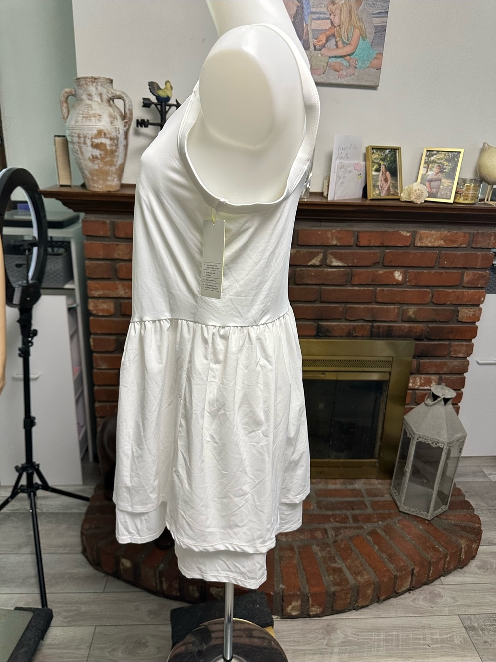 Women's White Sleeveless Ruffle-Hem Tennis Dress - Picture 3 of 6